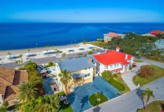 5521 W Shr Dr in New Port Richey, FL - Building Photo - Building Photo