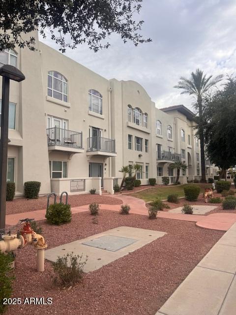1081 W 1st St in Tempe, AZ - Building Photo
