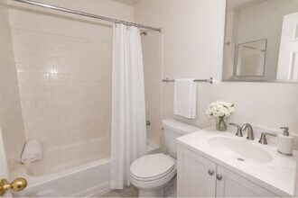 115 W Monument St, Unit 3F in Baltimore, MD - Building Photo - Building Photo