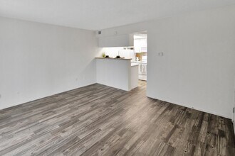 Canyon Creek in Dallas, TX - Building Photo - Building Photo