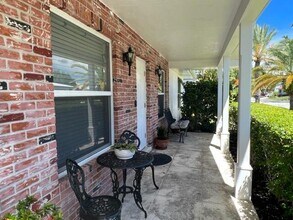 1260 Manor Dr in West Palm Beach, FL - Building Photo - Building Photo