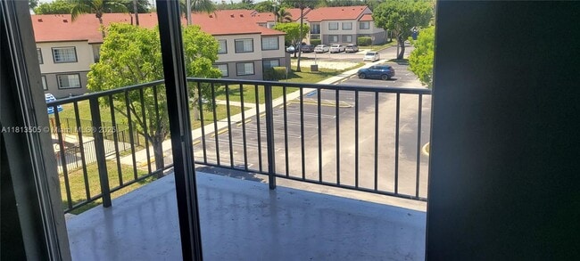 property at 5100 SW 41st St