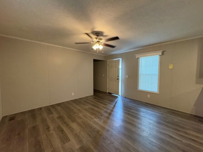 2404 E Birch Dr in Kawkawlin, MI - Building Photo - Building Photo