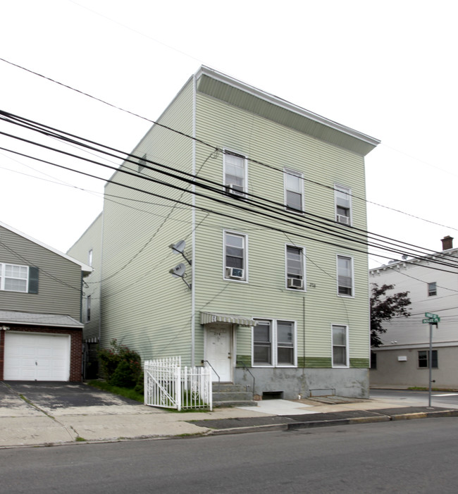 278 1st St in Elizabeth, NJ - Foto de edificio - Building Photo