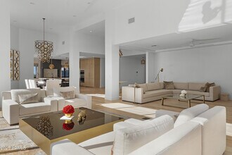 5841 N Echo Canyon Cir in Phoenix, AZ - Building Photo - Building Photo