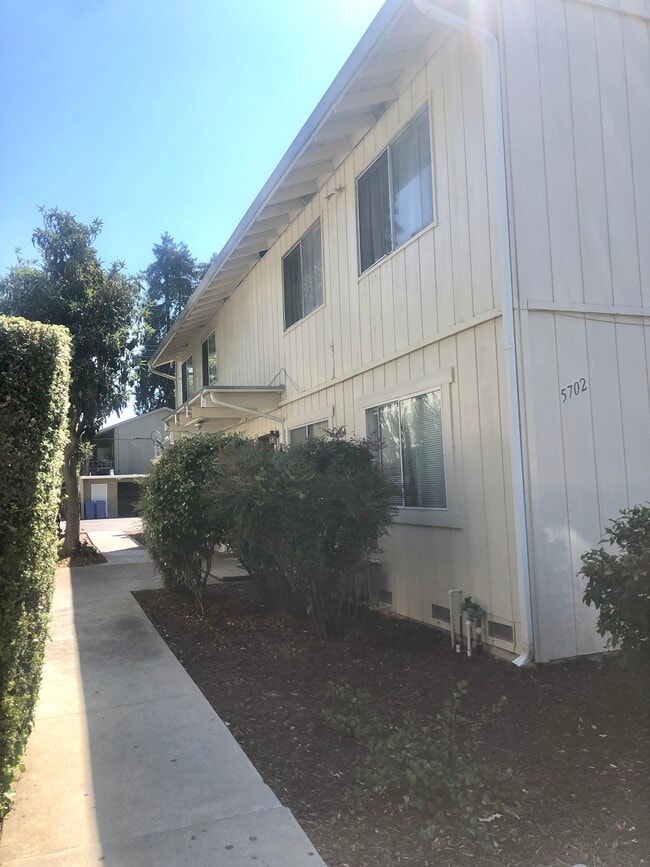 5702 Tucson Dr, Unit 4 in San Jose, CA - Building Photo - Building Photo