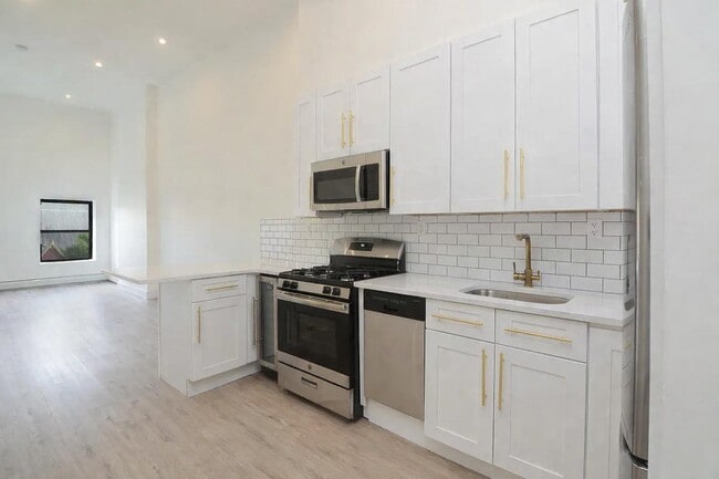 193 Jefferson Ave, Unit 3B in Brooklyn, NY - Foto de edificio - Building Photo