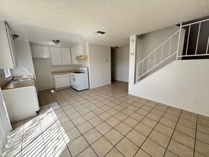 38729 11th St E in Palmdale, CA - Building Photo - Building Photo