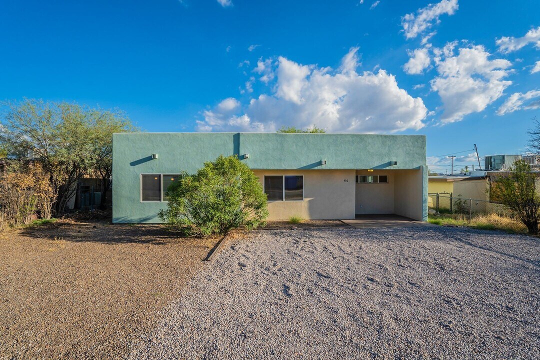 436 E Waverly St in Tucson, AZ - Foto de edificio