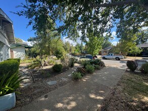 4809 10th Ave in Sacramento, CA - Building Photo - Building Photo