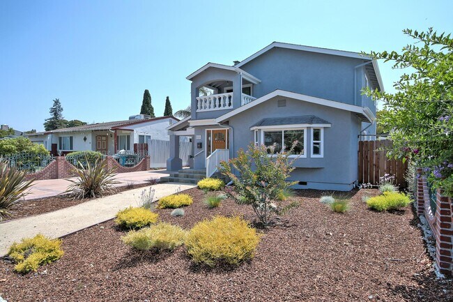 546 Hamilton Ave in Menlo Park, CA - Building Photo - Building Photo