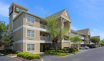 Furnished Studio - Montgomery