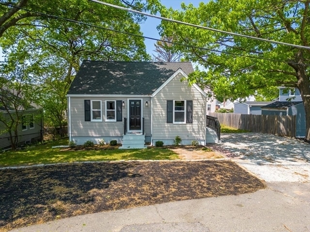 12 Morrison St in Medford, MA - Building Photo - Building Photo