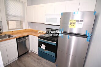 1665 Commonwealth Ave, Unit 7 in Boston, MA - Building Photo - Building Photo