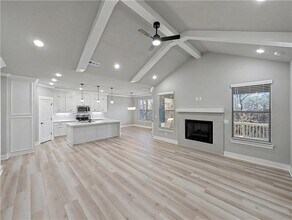 8 Osborne Ln in Bella Vista, AR - Building Photo - Building Photo