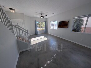 7105 Casa Elena Dr NE in Albuquerque, NM - Building Photo - Building Photo