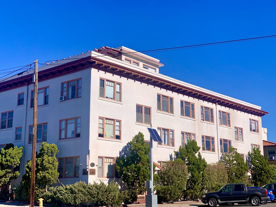 The Juniper Apartments in San Diego, CA - Building Photo