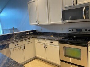 119 W Oakbrook Dr in Ann Arbor, MI - Building Photo - Building Photo