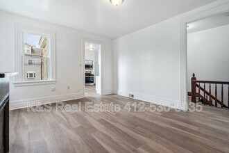 1950 Lowrie St in Pittsburgh, PA - Building Photo - Building Photo