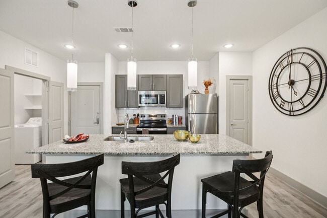 Aspire Del Valle in Del Valle, TX - Foto de edificio - Building Photo