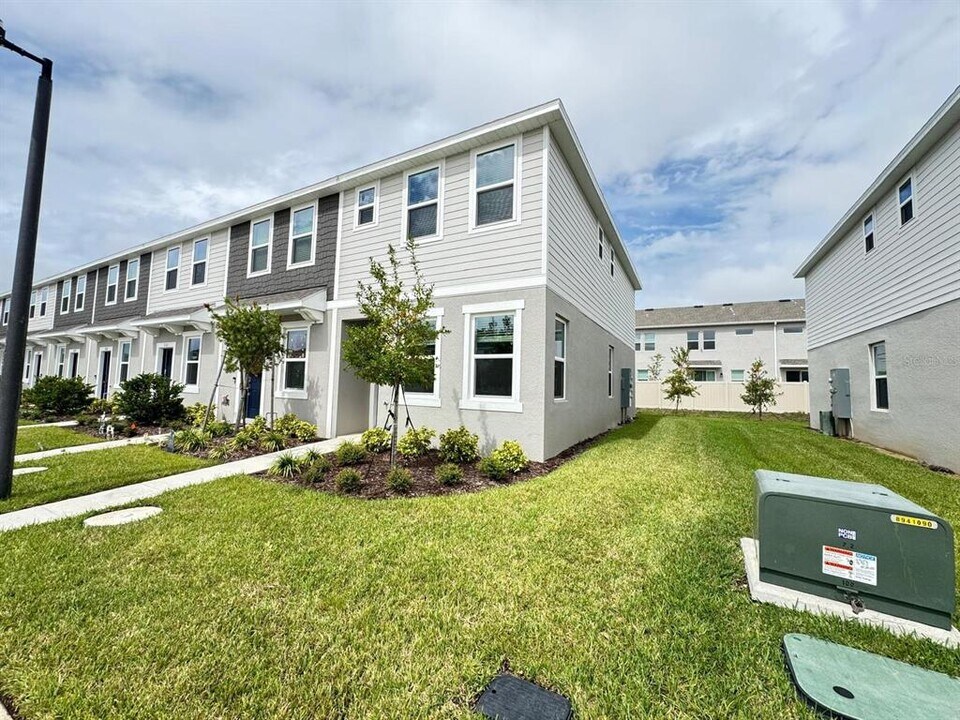 3140 Skyline Lp in Kissimmee, FL - Building Photo