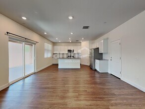 12526 N 60th Ave in Glendale, AZ - Foto de edificio - Building Photo