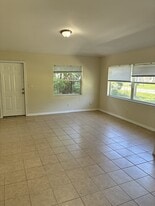 6079 E Quitman St in Bay St. Louis, MS - Building Photo