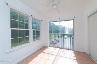 55 Frontier Way in Tinton Falls, NJ - Building Photo - Building Photo