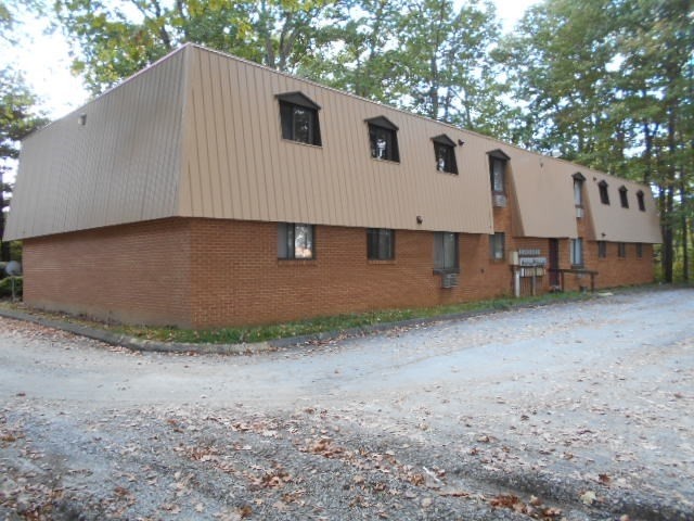 1221 Leatherwood Dr in Clarion, PA - Building Photo - Building Photo