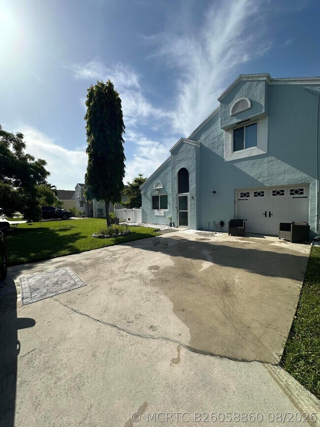 property at 8 Elton Pl