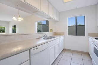 Wooster Street Apartments in Los Angeles, CA - Building Photo - Interior Photo