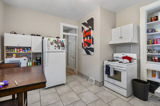 2329 Larkins Wy in Pittsburgh, PA - Building Photo - Building Photo