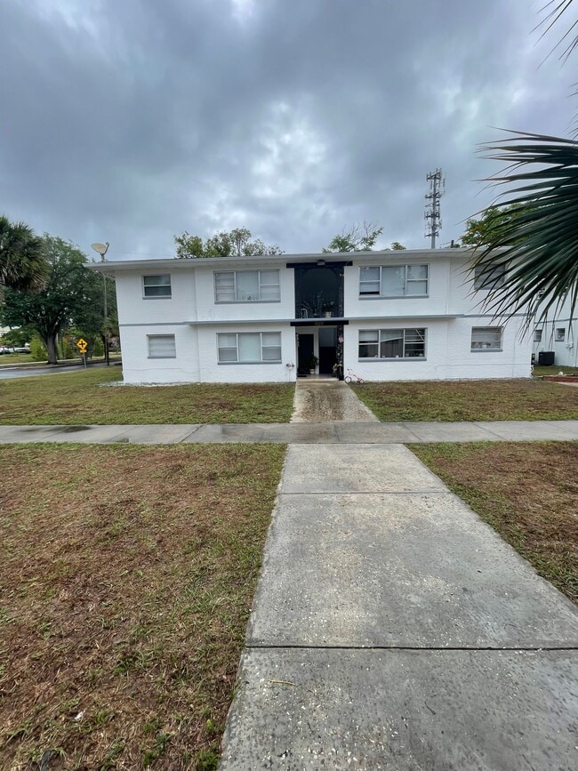 316 W Howry Ave in DeLand, FL - Building Photo - Building Photo