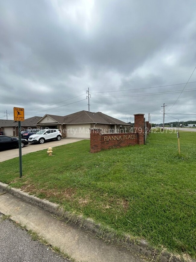1200 Fianna Pl Ct in Fort Smith, AR - Building Photo - Building Photo