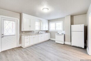 2726 W Spencer St in Appleton, WI - Building Photo