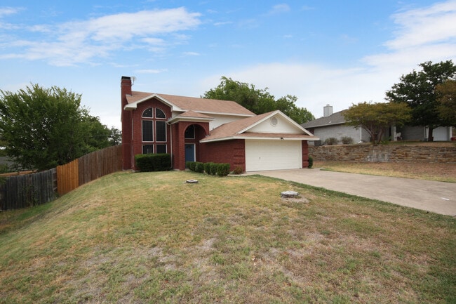 1406 Westbriar Dr in Weatherford, TX - Building Photo - Building Photo
