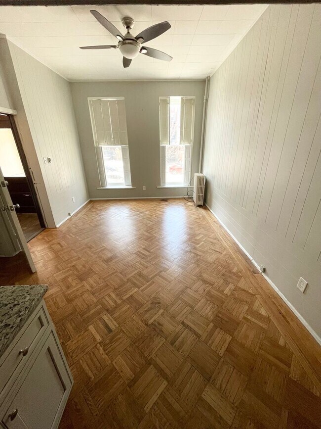 2927 N Calvert St in Baltimore, MD - Building Photo - Building Photo