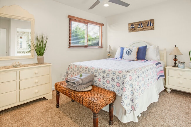 313 S Rios Ave, Unit Apartment in Solana Beach, CA - Foto de edificio - Building Photo