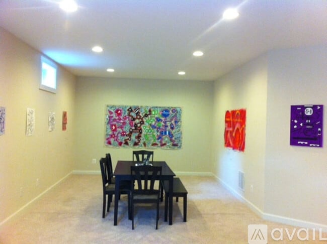property at 1606 Simmons Ct