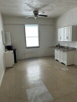 3516 Waialae Ave in Honolulu, HI - Building Photo