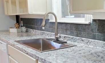 108 W 27th St in San Angelo, TX - Building Photo - Building Photo