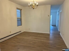 112 Hoyt St in Kearny, NJ - Building Photo - Building Photo