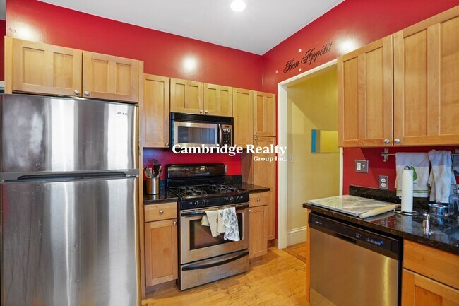 68 Calumet St, Unit 2 in Boston, MA - Building Photo - Building Photo
