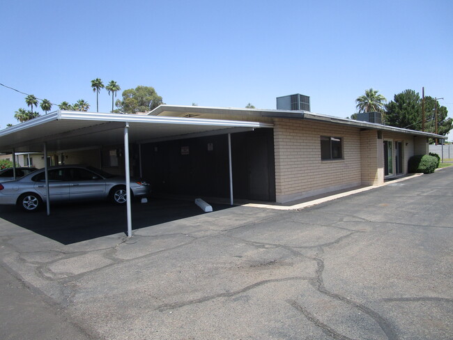 2534 N 46th St in Phoenix, AZ - Building Photo - Building Photo