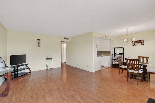 property at 2015 Cornwall Dr