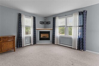 4 Marshall Ln in Middletown, RI - Building Photo - Building Photo
