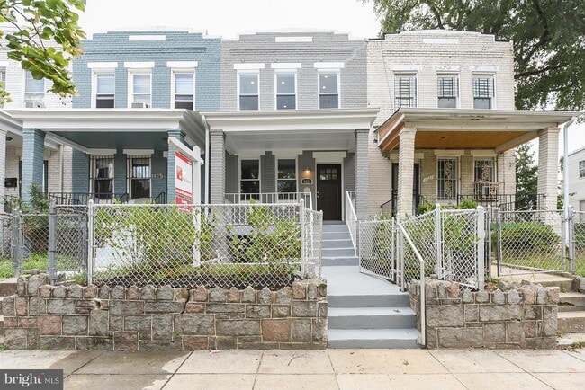 property at 1423 Montello Ave NE