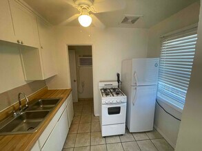 563 S 1st Ave in Yuma, AZ - Foto de edificio - Building Photo