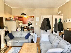 337 Beacon St, Unit 6 in Boston, MA - Building Photo - Building Photo