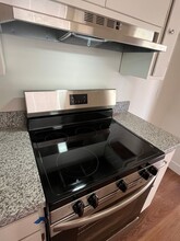 1116 S Sowell St in Visalia, CA - Building Photo - Building Photo